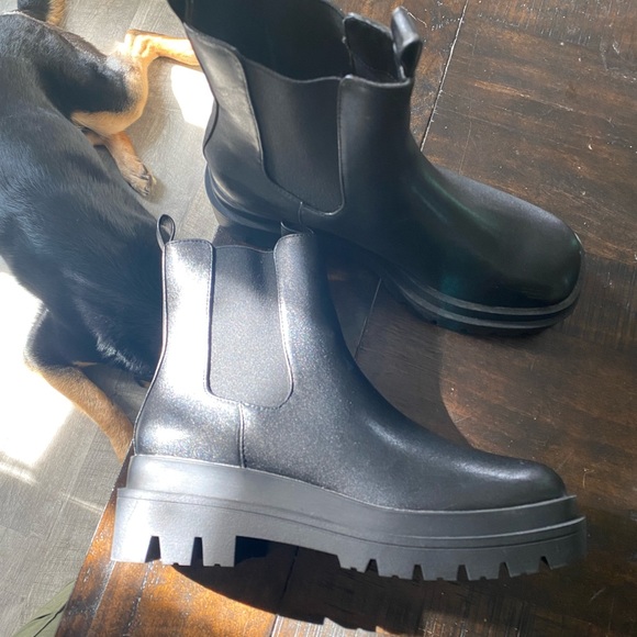 Trendy chunky Chelsea boot - Picture 1 of 6